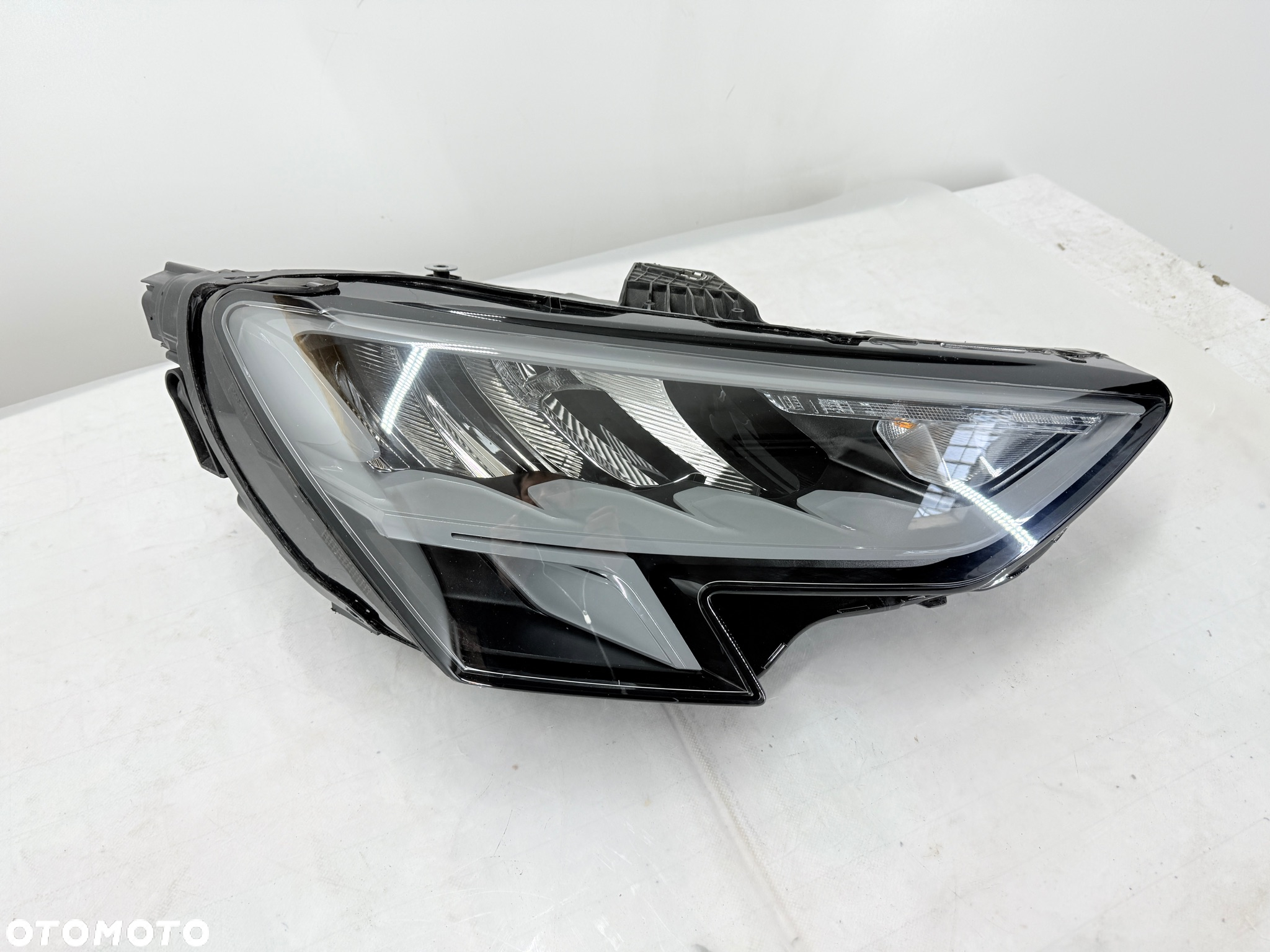 Lampa przednia prawa Audi A3 8Y FULL LED - 2