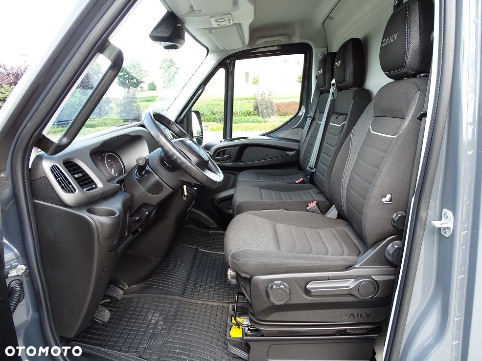 Iveco Daily 35S18 L4H3 3.0 180 Blaszak Furgon UNIKAT!! 77 Tyś.km. JAK NOWY!! Salon PL 1 Wł.!! - 21