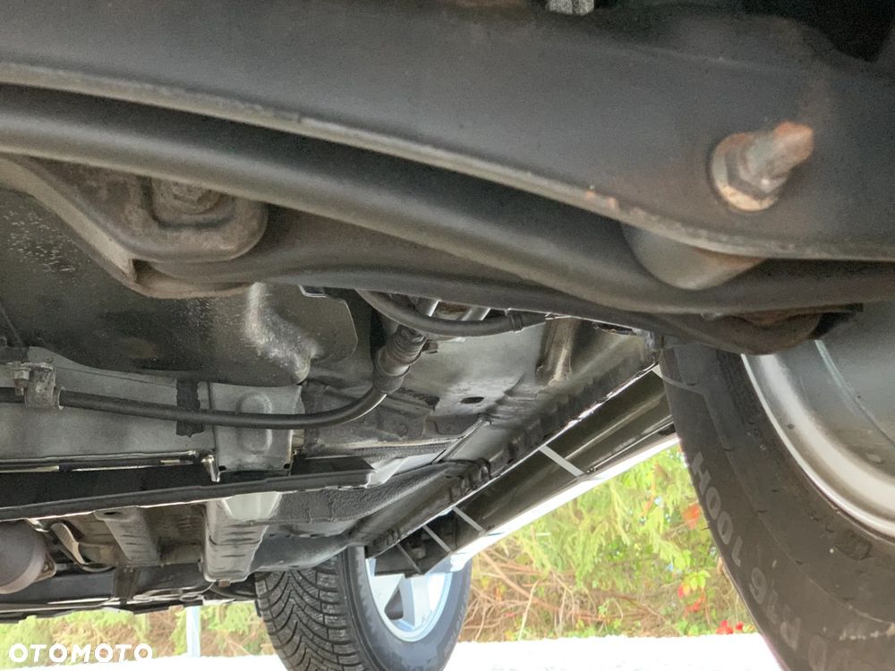 Mitsubishi Outlander - 9