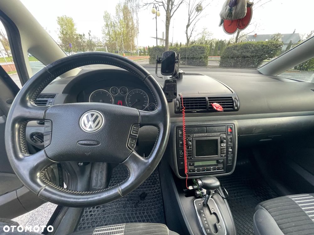Volkswagen Sharan 1.9 TDI Comfortline Tiptr - 11