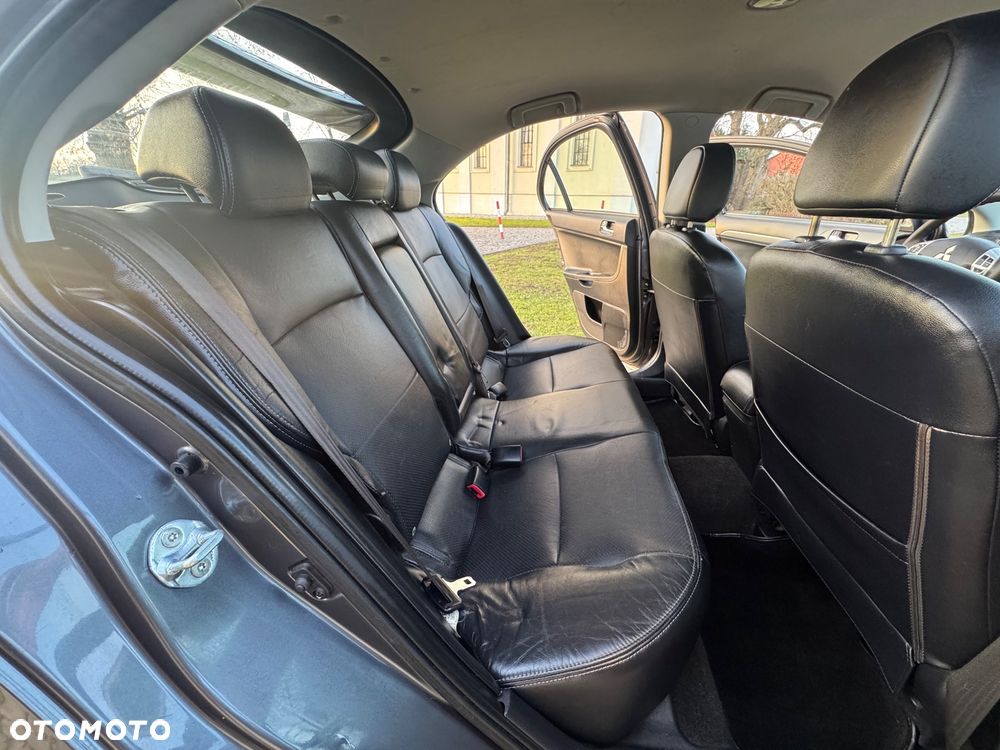 Mitsubishi Lancer - 23