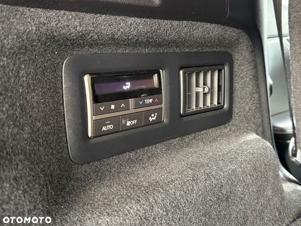 Lexus RX 450hL (hybrid) - 22