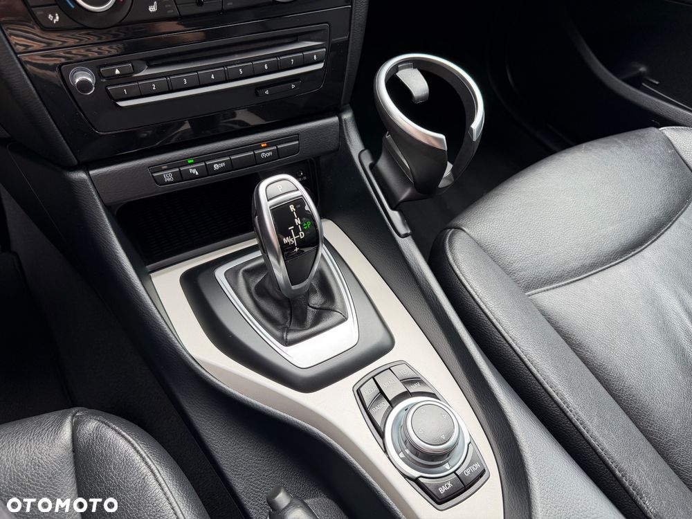 BMW X1 sDrive18d xLine - 33