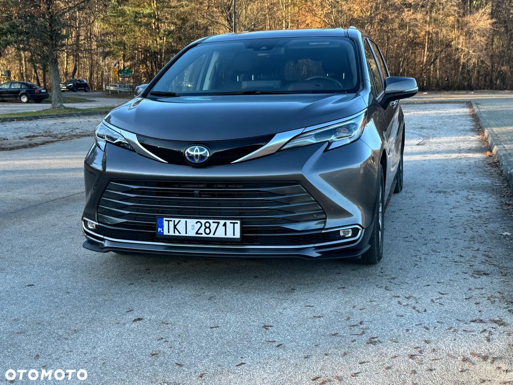 Toyota Sienna - 4