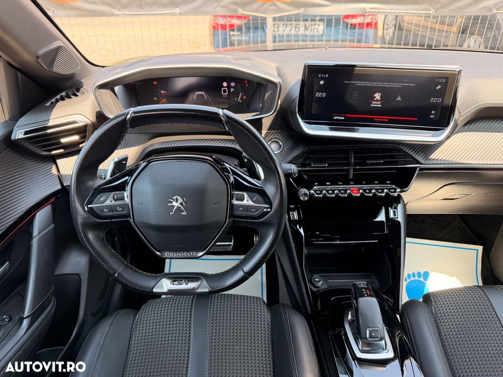 Peugeot 208 1.2 L PureTech STT EAT8 GT Line - 18