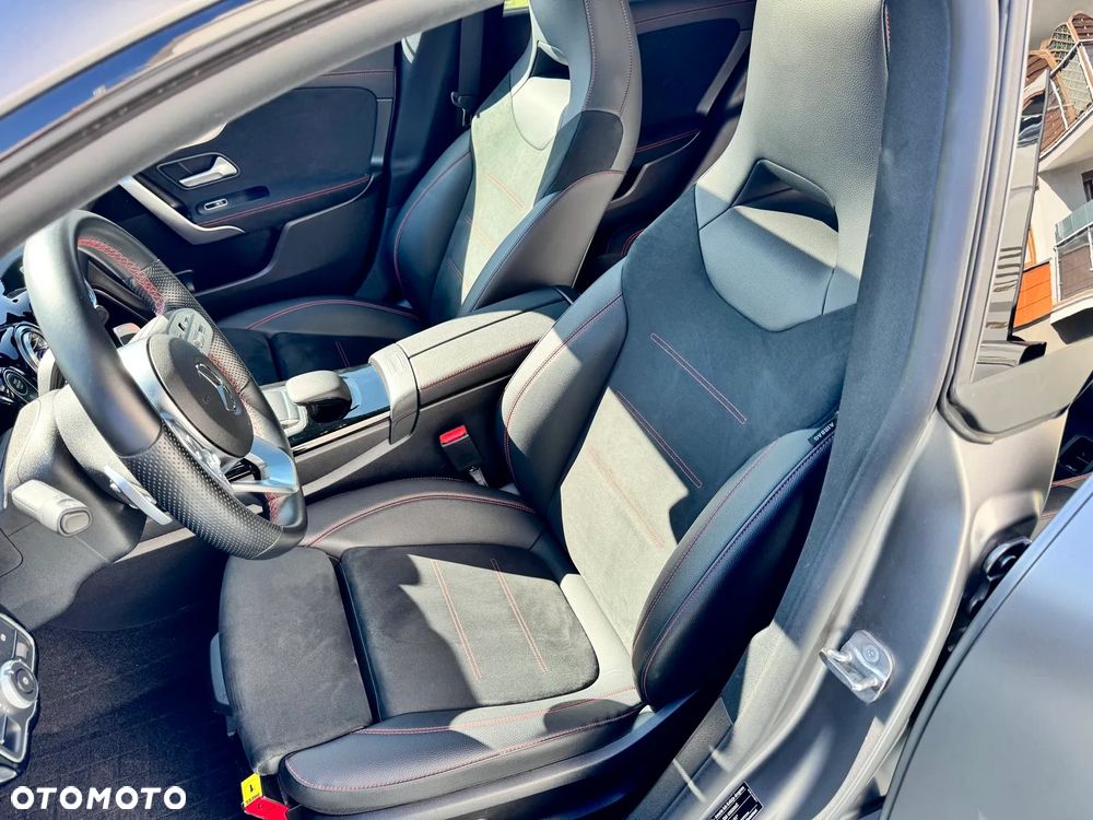 Mercedes-Benz CLA 250 4-Matic AMG Line 7G-DCT - 17