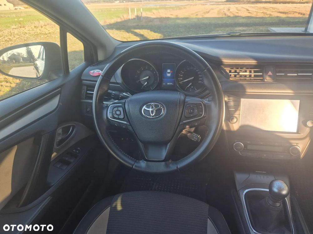 Toyota Avensis 1.8 Premium - 13