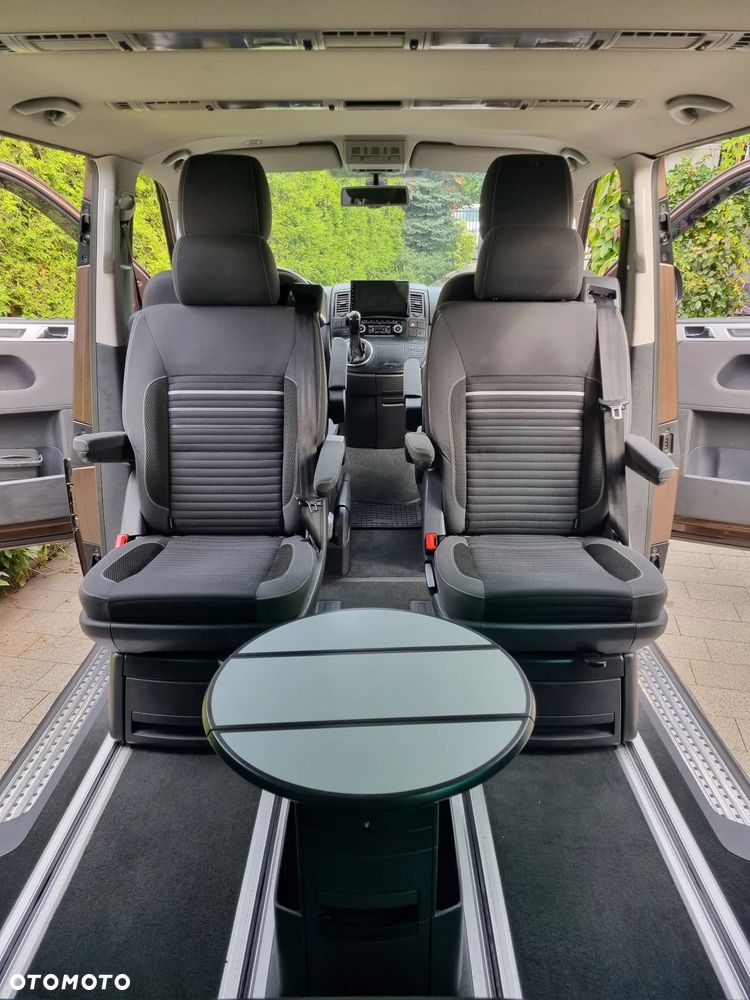 Volkswagen Multivan - 13