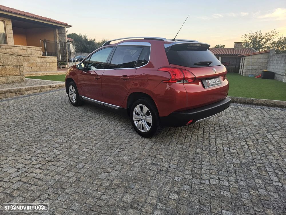 Peugeot 2008 1.2 PureTech Allure EAT6 - 4