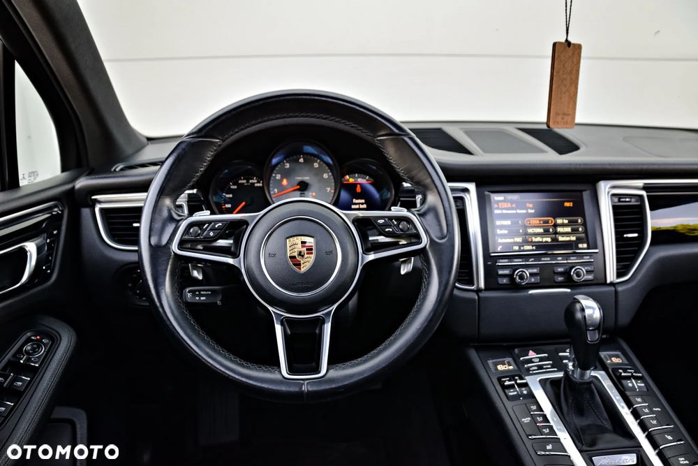 Porsche Macan - 29