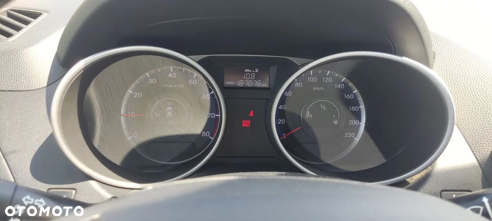 Hyundai ix35 1.6 2WD Fifa World Cup Edition - 15