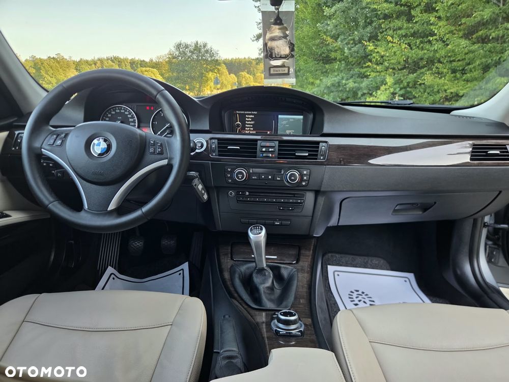 BMW Seria 3 318d - 16