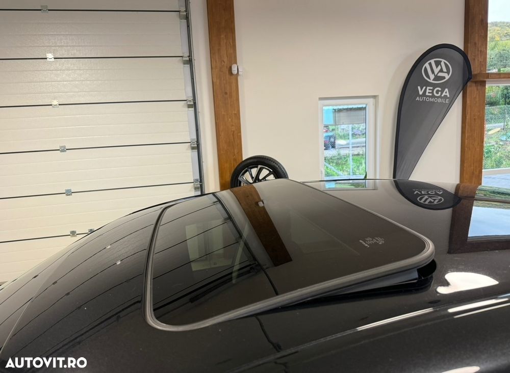 Lexus Seria ES 300h 2.5 TNGA HV 25H- 4X2 CVT Executive - 35