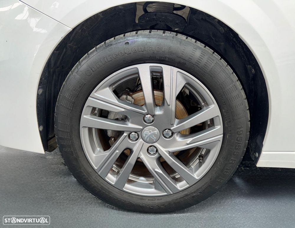 Peugeot 208 1.2 PureTech Active - 12