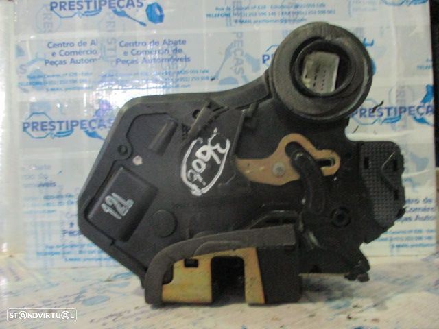 Fecho FEC3606 TOYOTA COROLLA VERSO 2005 TE TOYOTA COROLLA VERSO 2005 2.0 D4d 115Cv 5P CINZA Te 2 Pinos - 2