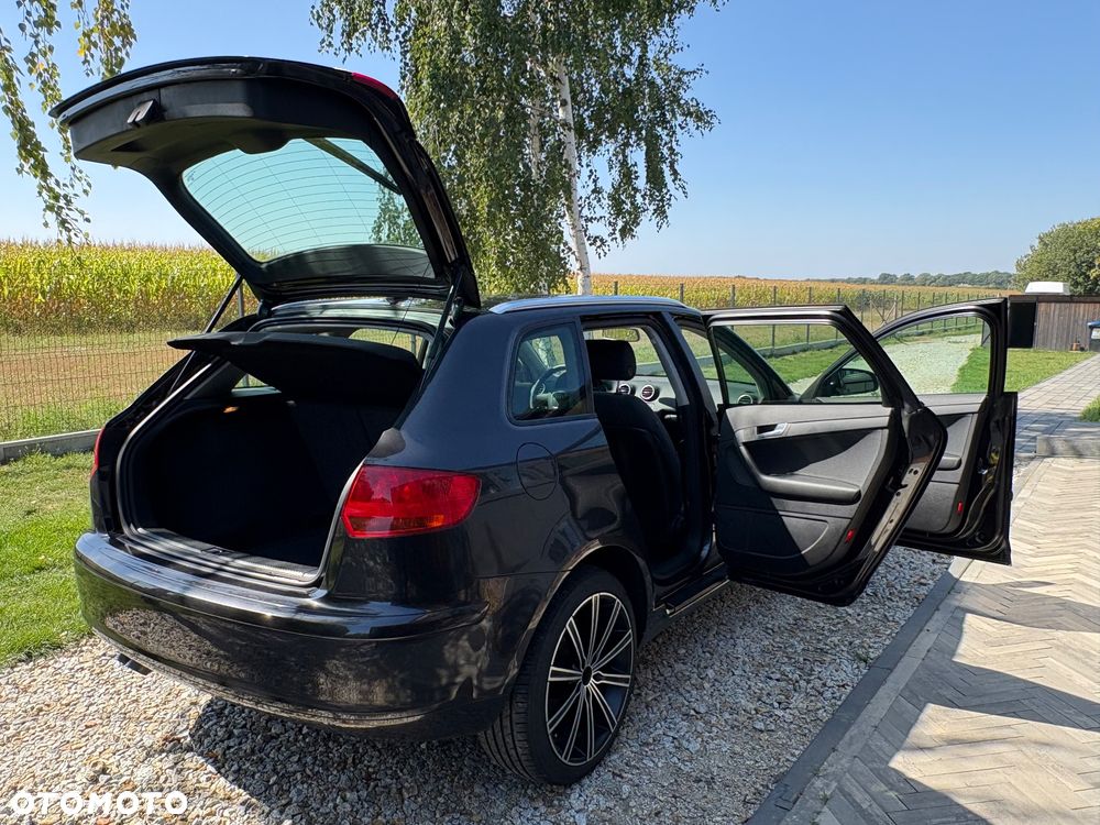 Audi A3 Sportback 2.0 TDI Ambiente - 16