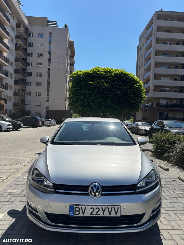 Volkswagen Golf - 1