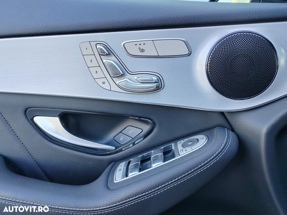 Mercedes-Benz GLC 300 e 4MATIC - 26