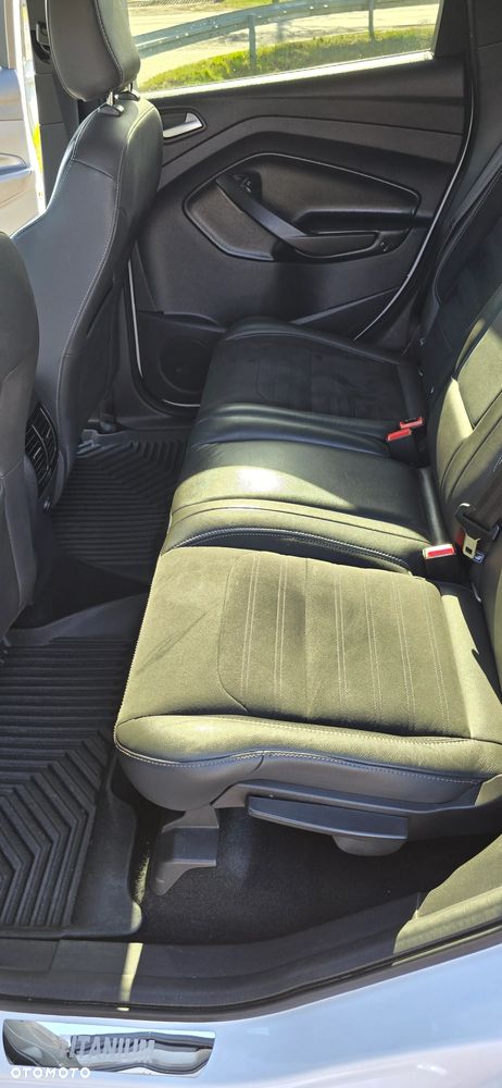 Ford Kuga 2.0 TDCi 2x4 ST-Line - 16