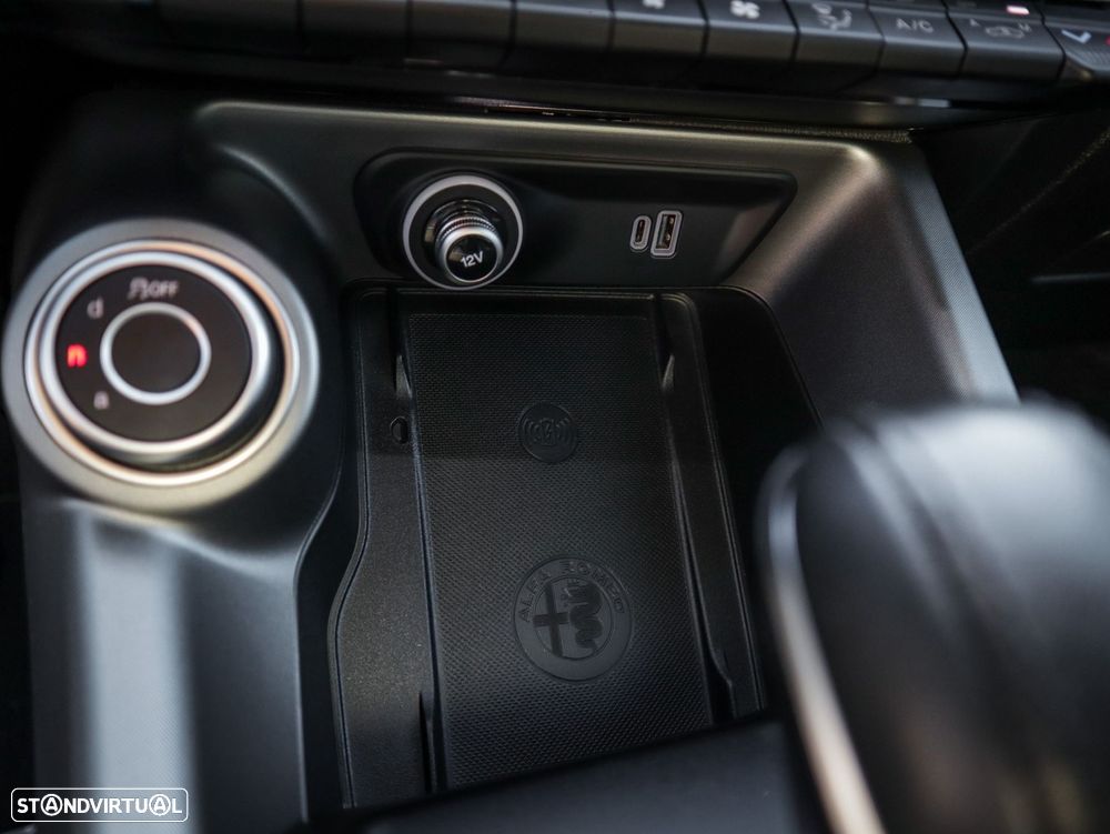 Alfa Romeo Tonale 1.3 Plug-In Hybrid Tributo Italiano e-AWD Com Wallbox - 40