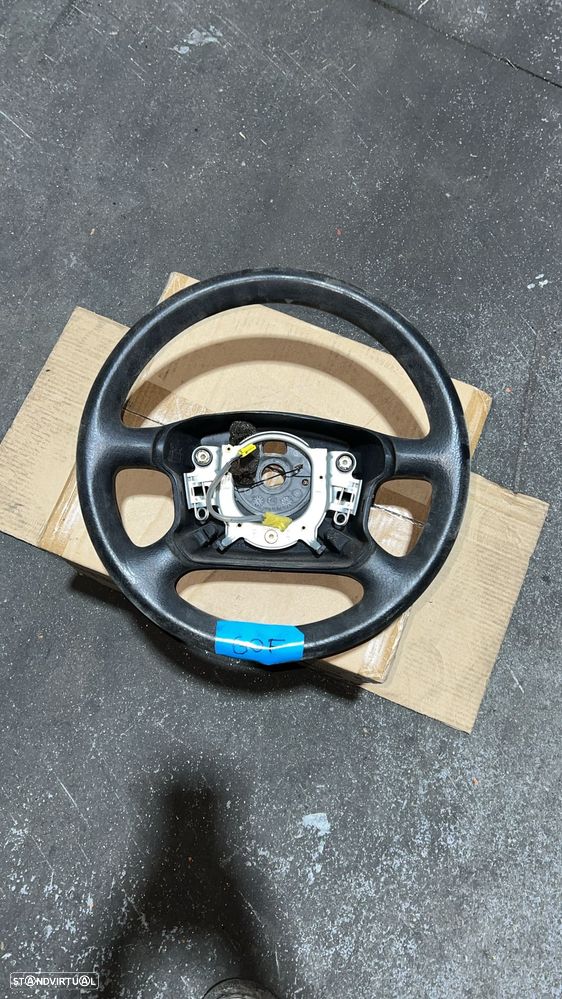 Volante VW Golf IV - 1