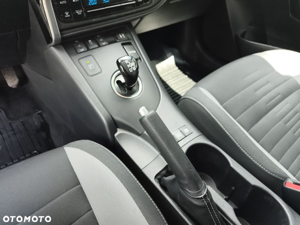 Toyota Auris - 25