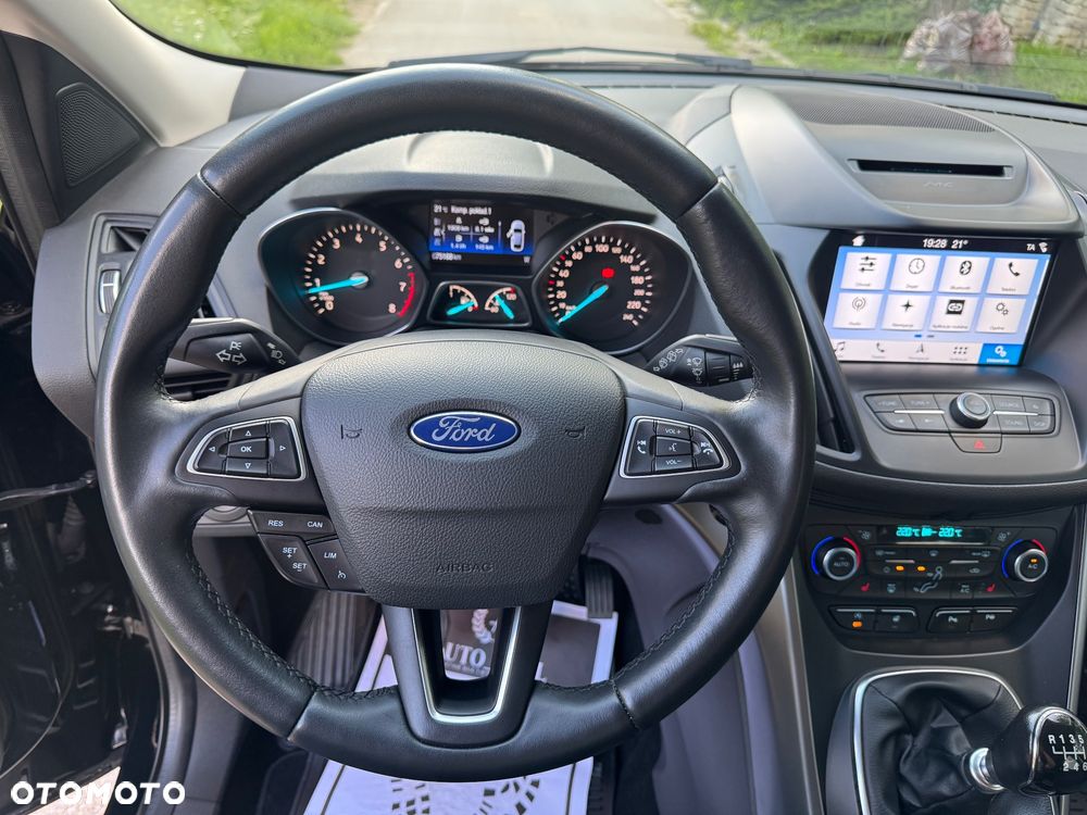 Ford Kuga 1.5 EcoBoost 2x4 Titanium - 30
