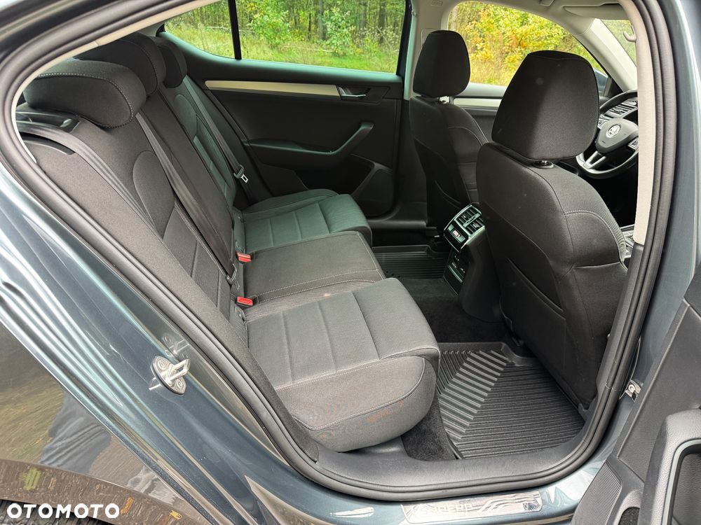 Skoda Superb 1.6 TDI Ambition - 21
