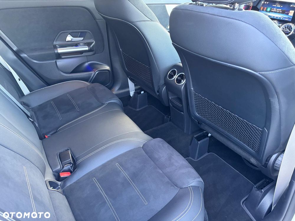 Mercedes-Benz GLA 200 AMG Line - 22