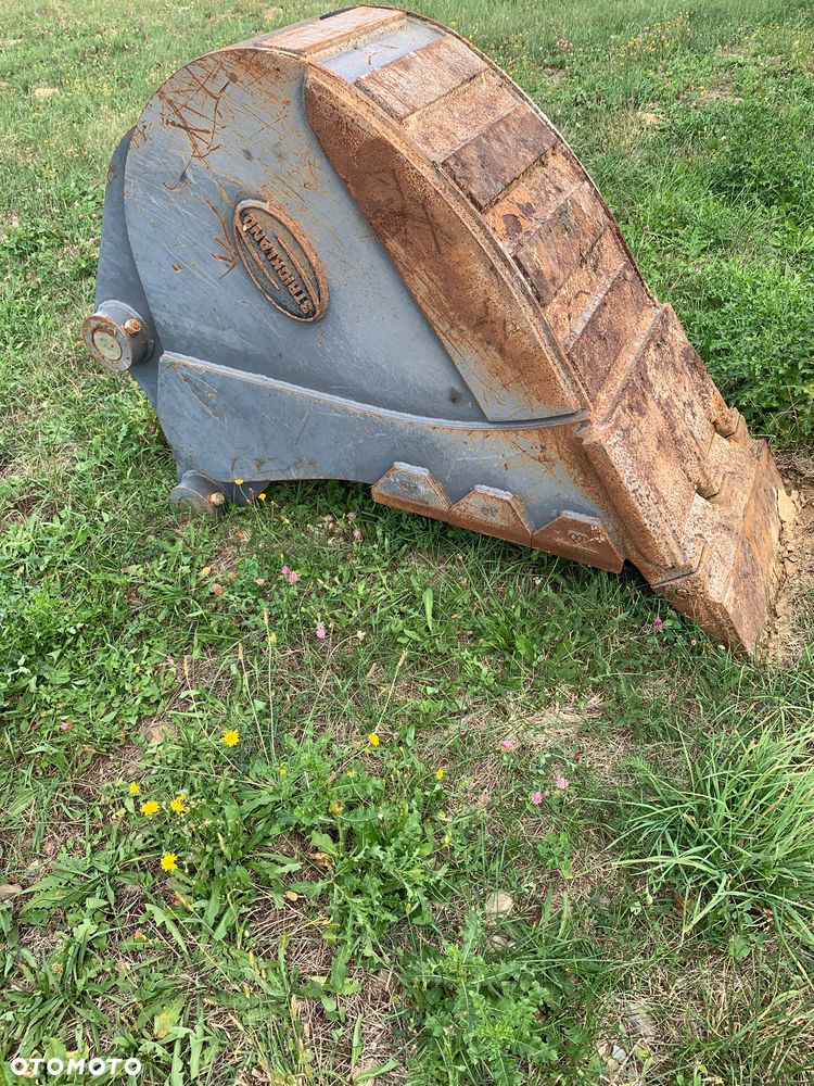 Łyżka 60 cm do maszyn 22 tony - sworzeń 8cm - 3