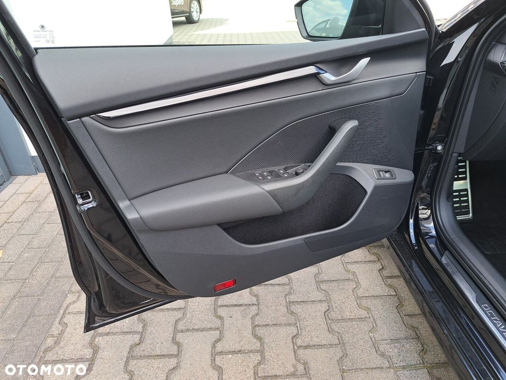 Skoda Octavia 1.5 TSI mHEV Sportline DSG - 10