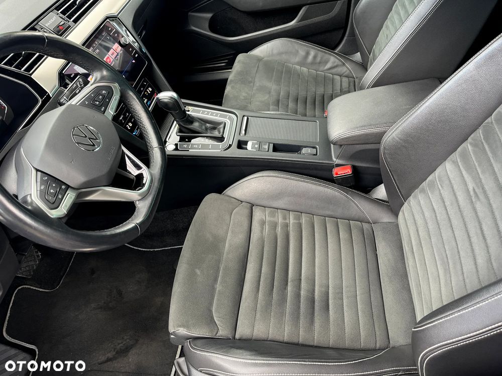 Volkswagen Passat 2.0 TDI Elegance DSG - 26