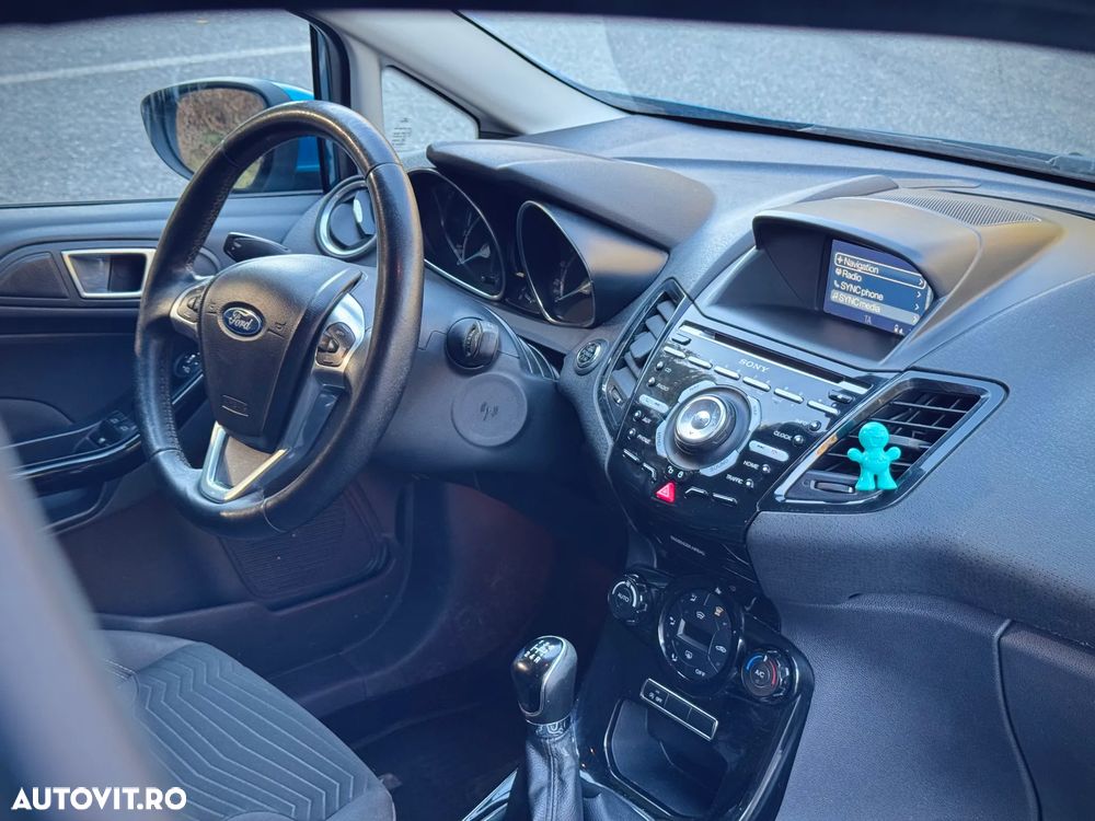 Ford Fiesta 1.6 TDCI SYNC Edition - 16