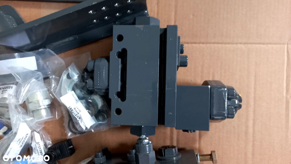 komponenty zaworu hydraulicznego  sterującego 87701447 case cx290b - 4