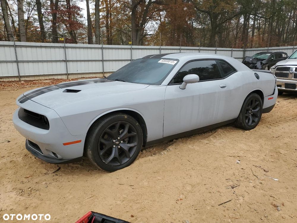 Dodge Challenger - 2