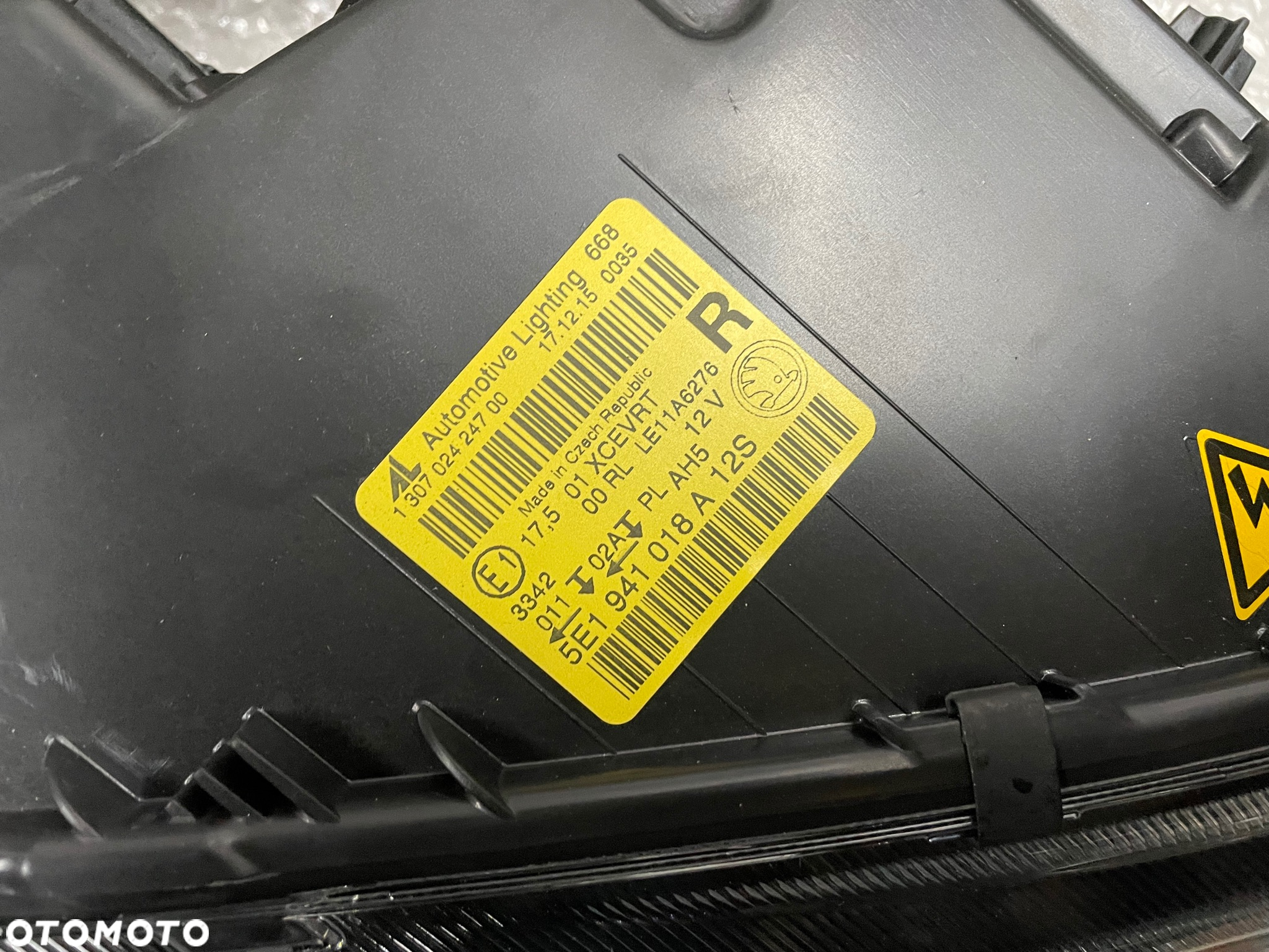 LAMPA PRAWA XENON SKODA OCTAVIA III 5E0 5E1941018A - 10