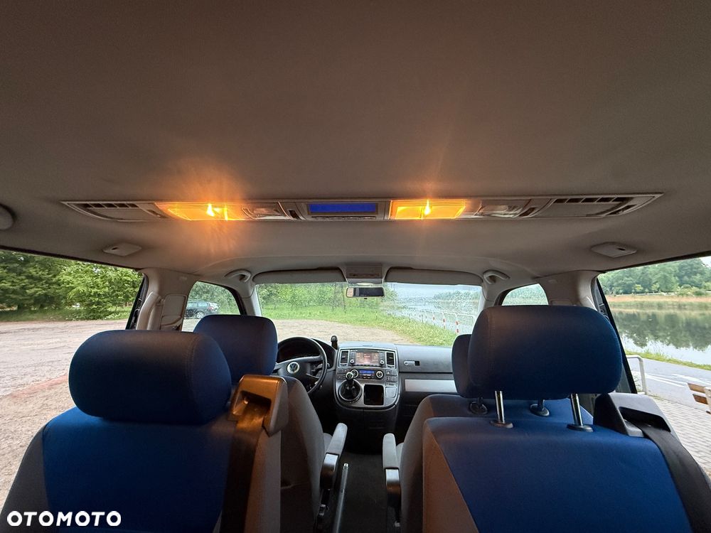 Volkswagen Multivan - 11