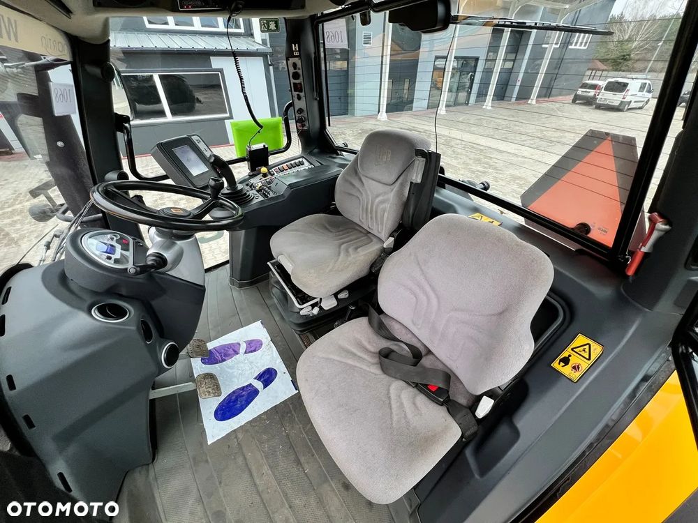 JCB Fastrac 8310 - 12