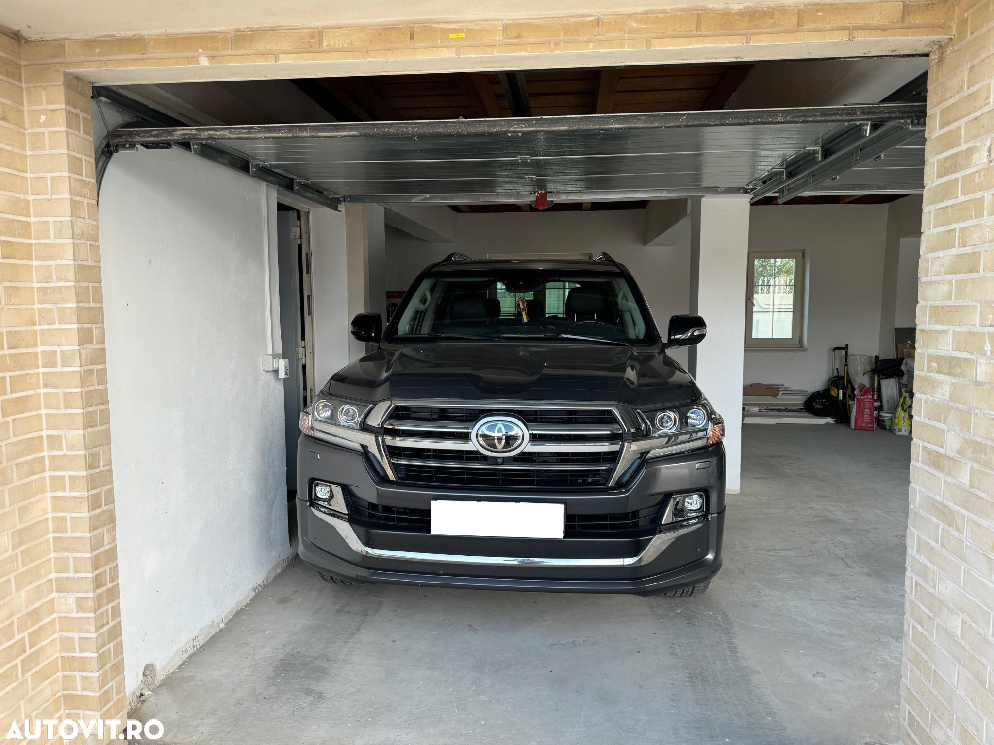 Toyota Land Cruiser - 3