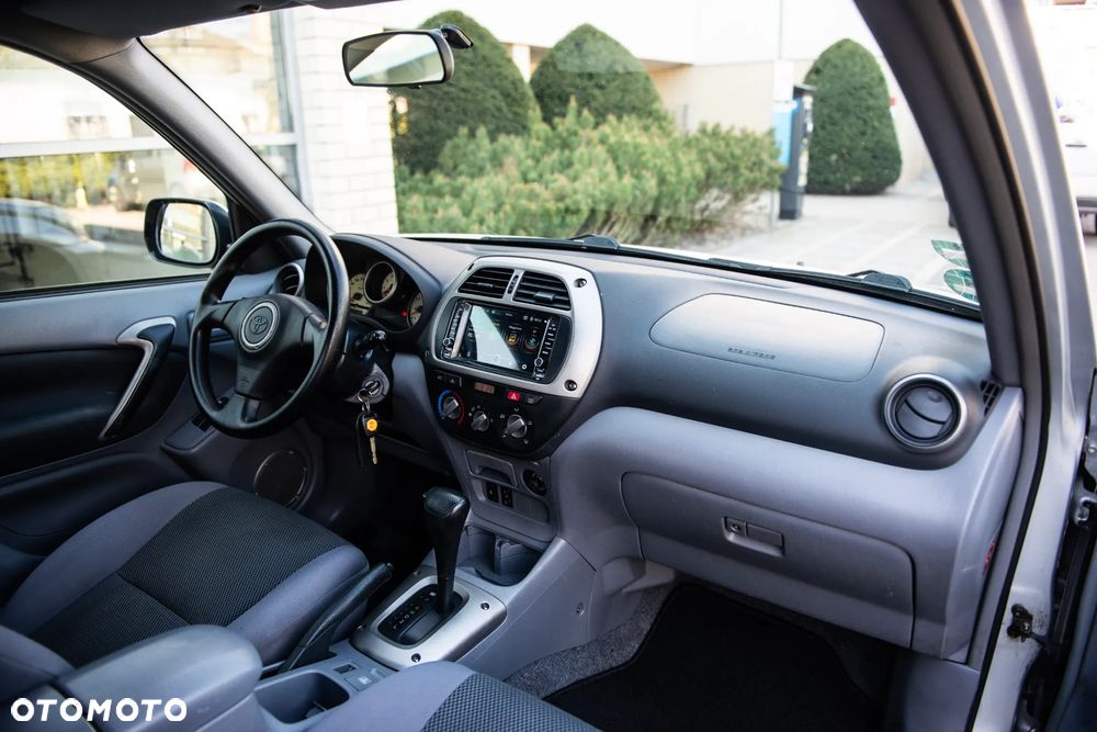 Toyota RAV4 - 27