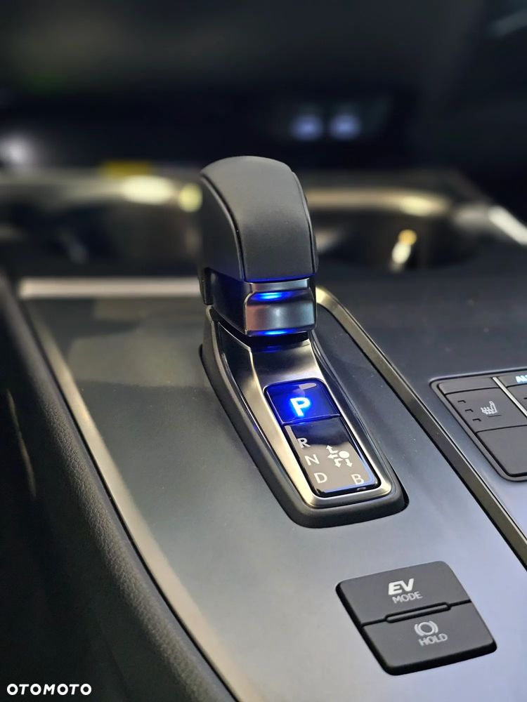 Lexus UX 300h F Sport Design - 8