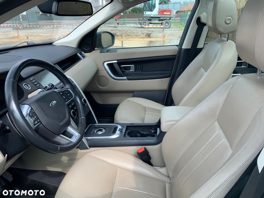 Land Rover Discovery Sport P250 R-Dynamic HSE - 8