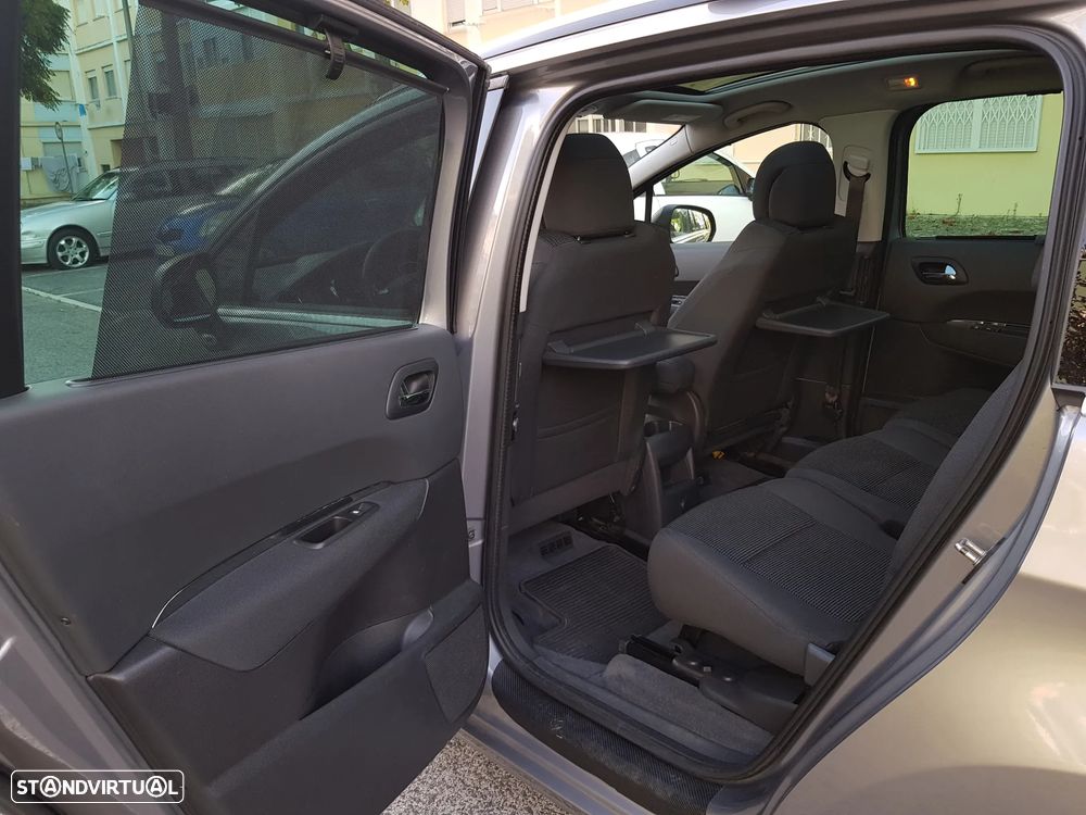 Peugeot 5008 1.6 BlueHDi Allure J17 - 26
