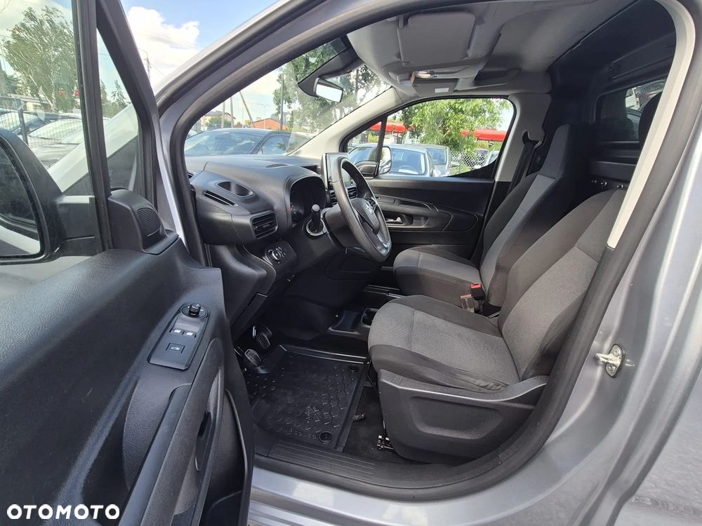 Opel COMBO - 26