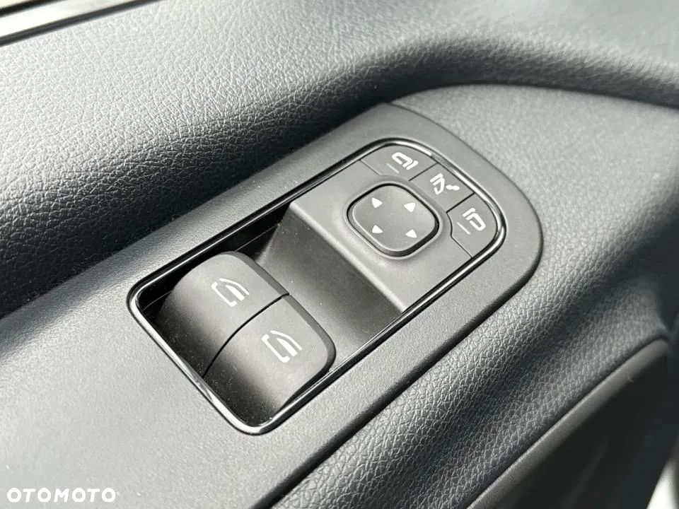 Mercedes-Benz Sprinter - 12