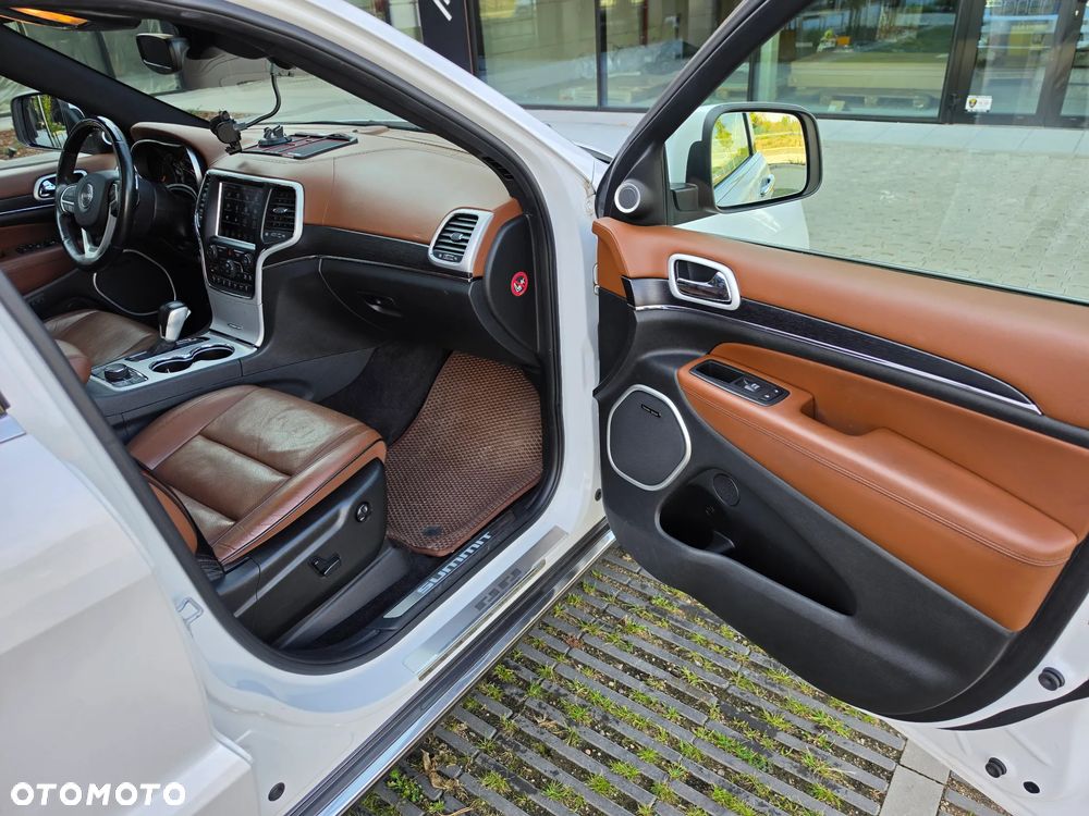 Jeep Grand Cherokee - 27