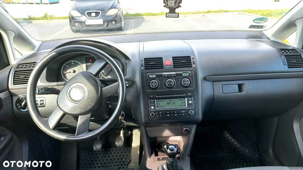 Volkswagen Touran - 6
