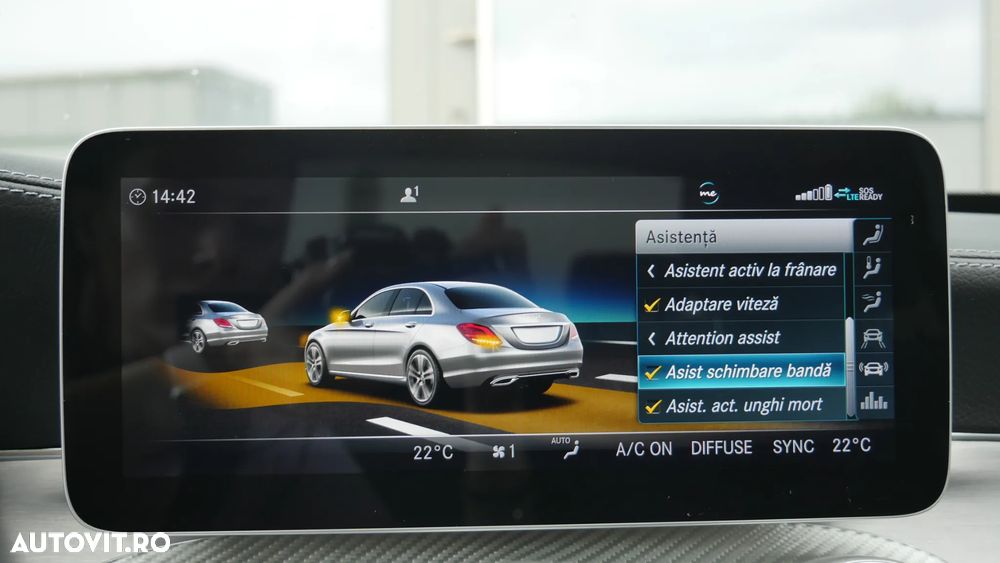 Mercedes-Benz C 300 d 4Matic 9G-TRONIC AMG Line - 35