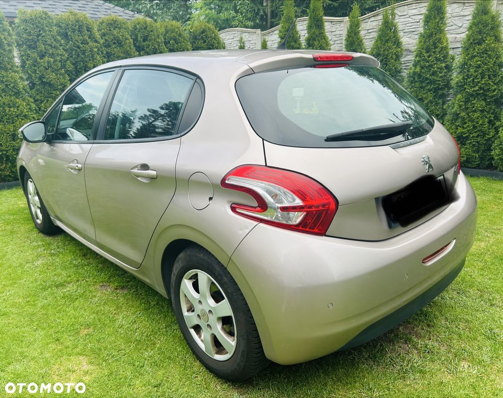 Peugeot 208 - 2
