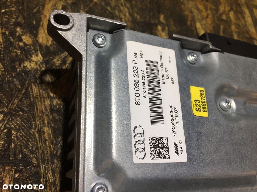 AUDI A4 B8 A5 8T WZMACNIACZ RADIA 8T0035223P - 4